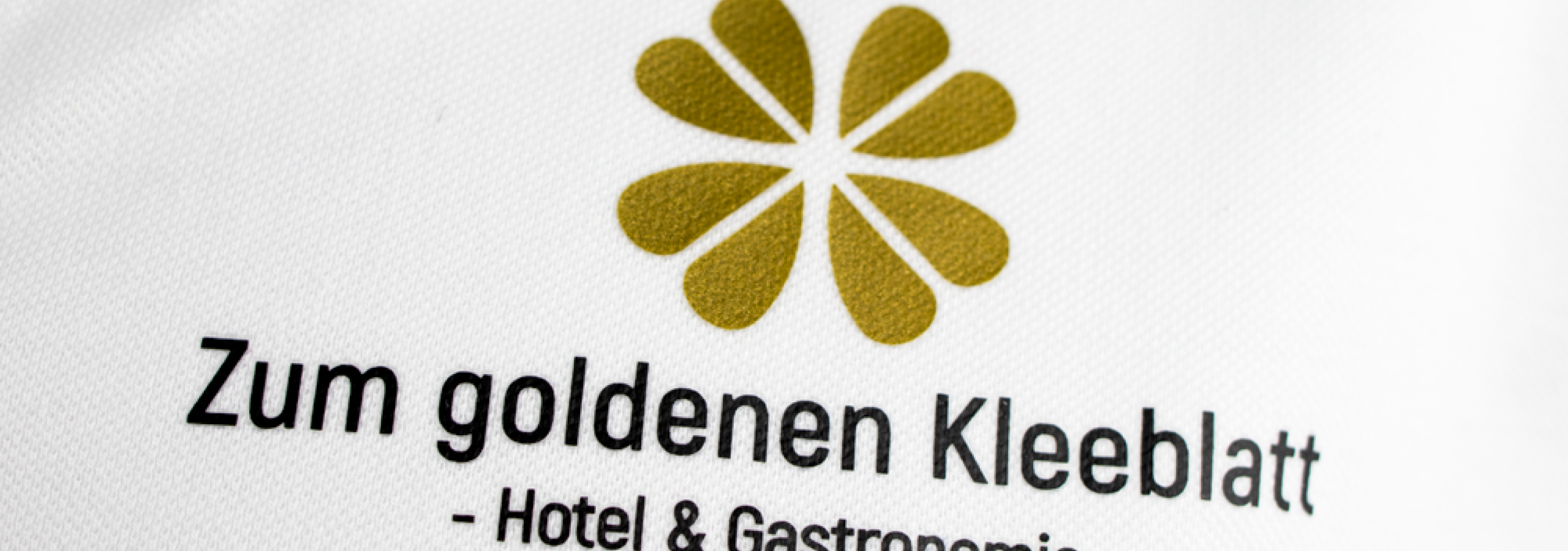 ZumGoldenenKleeblatt Textil 01